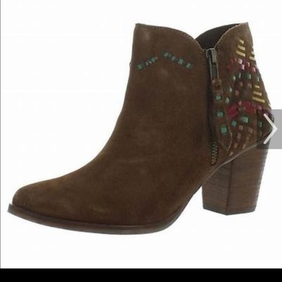 •NAUGHTY MONKEY• NWOB brown Aztec/tribal ankle print booties - Picture 4 of 10